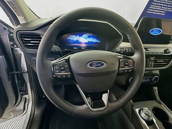 2022 Ford Escape Titanium photo 7