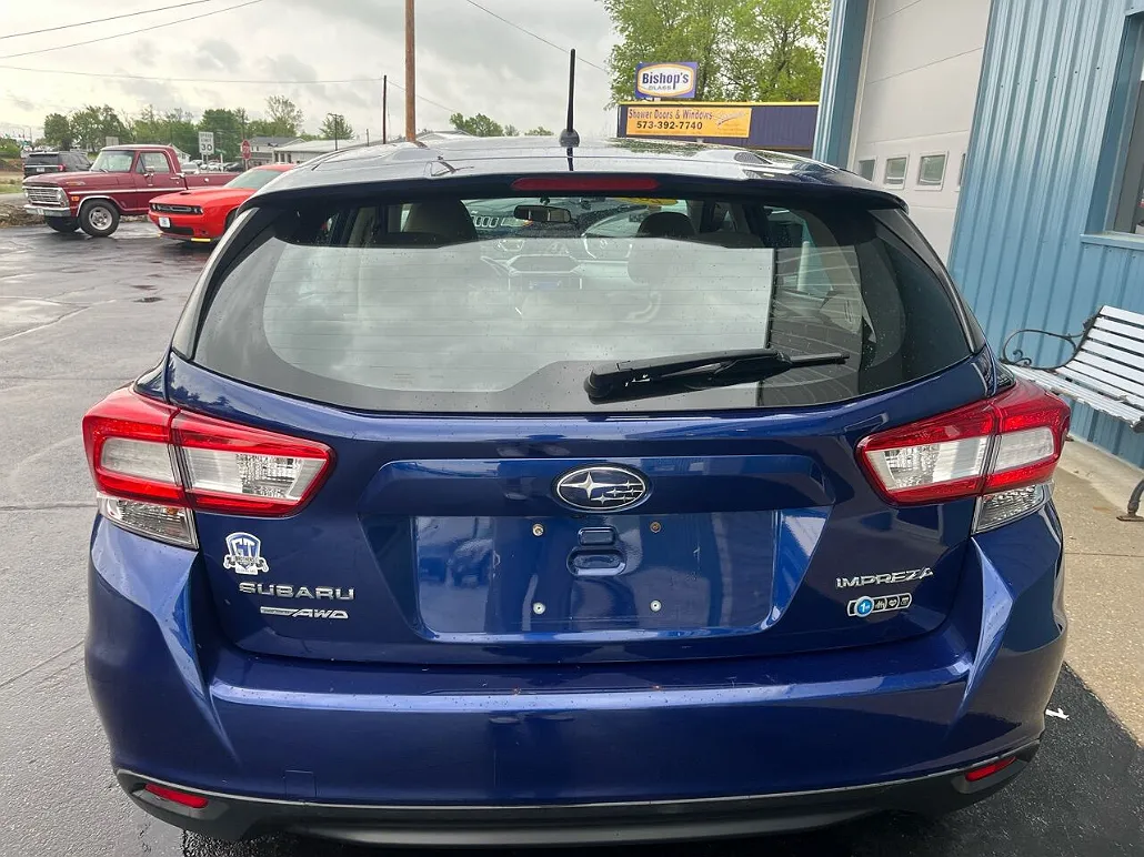 2018 Subaru Impreza 2.0i image 3