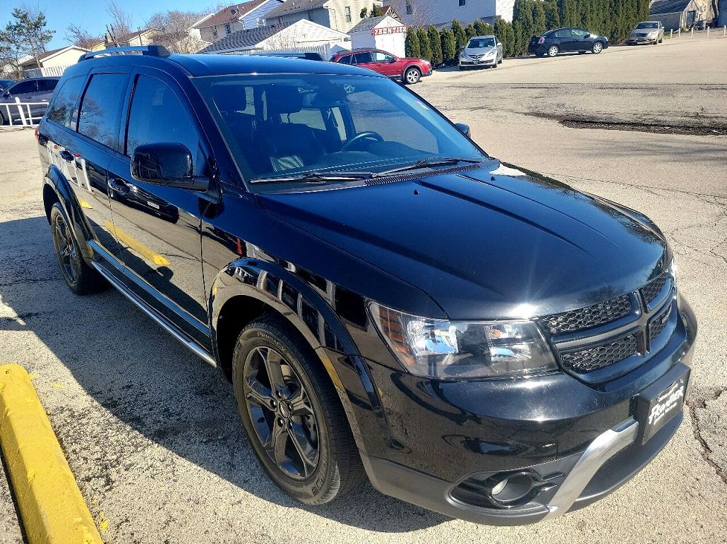 2019 Dodge Journey Crossroad image 3