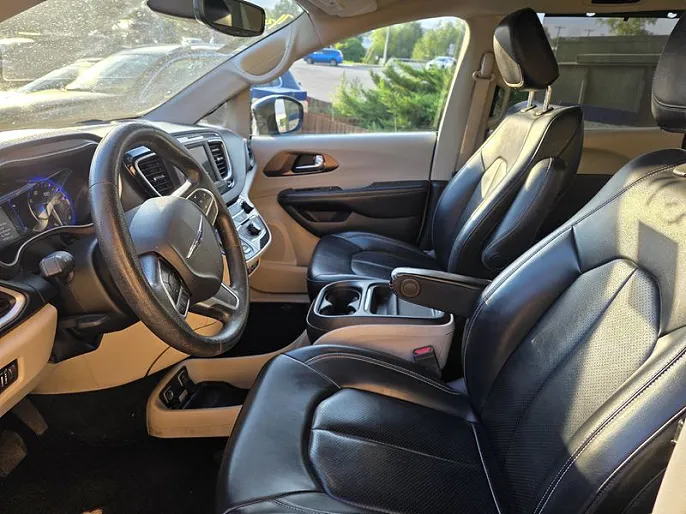 2021 Chrysler Voyager