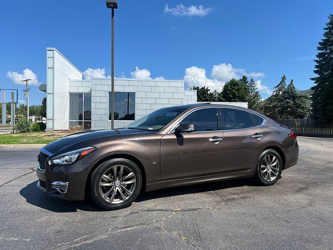 2019 Infiniti Q70