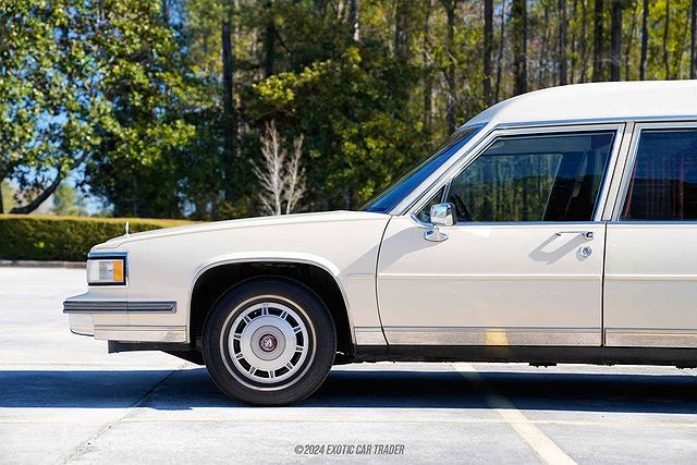1988 Cadillac Fleetwood Hearse image 3
