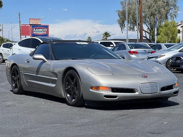 2002 Chevrolet Corvette Base image 0