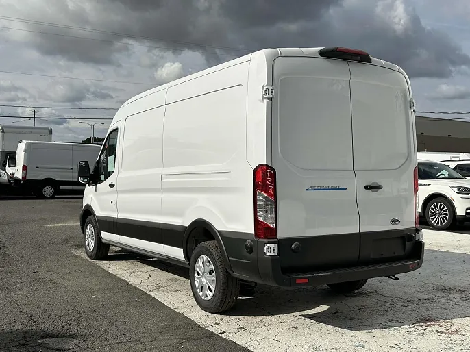 2024 Ford E-Transit