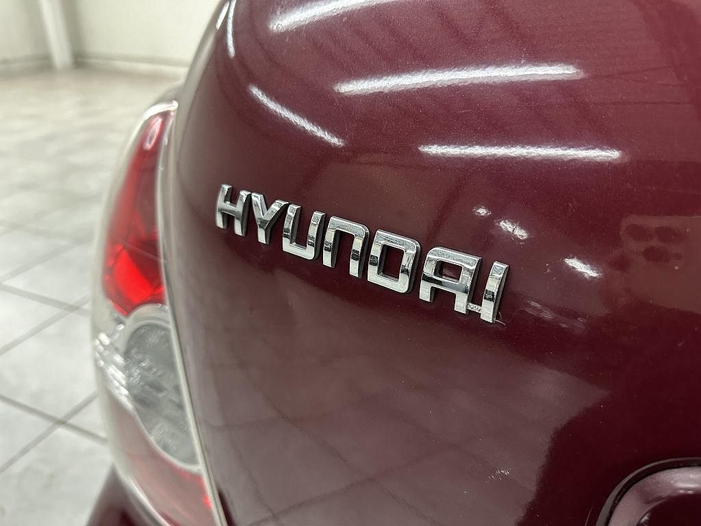 2007 Hyundai Accent GS image 10