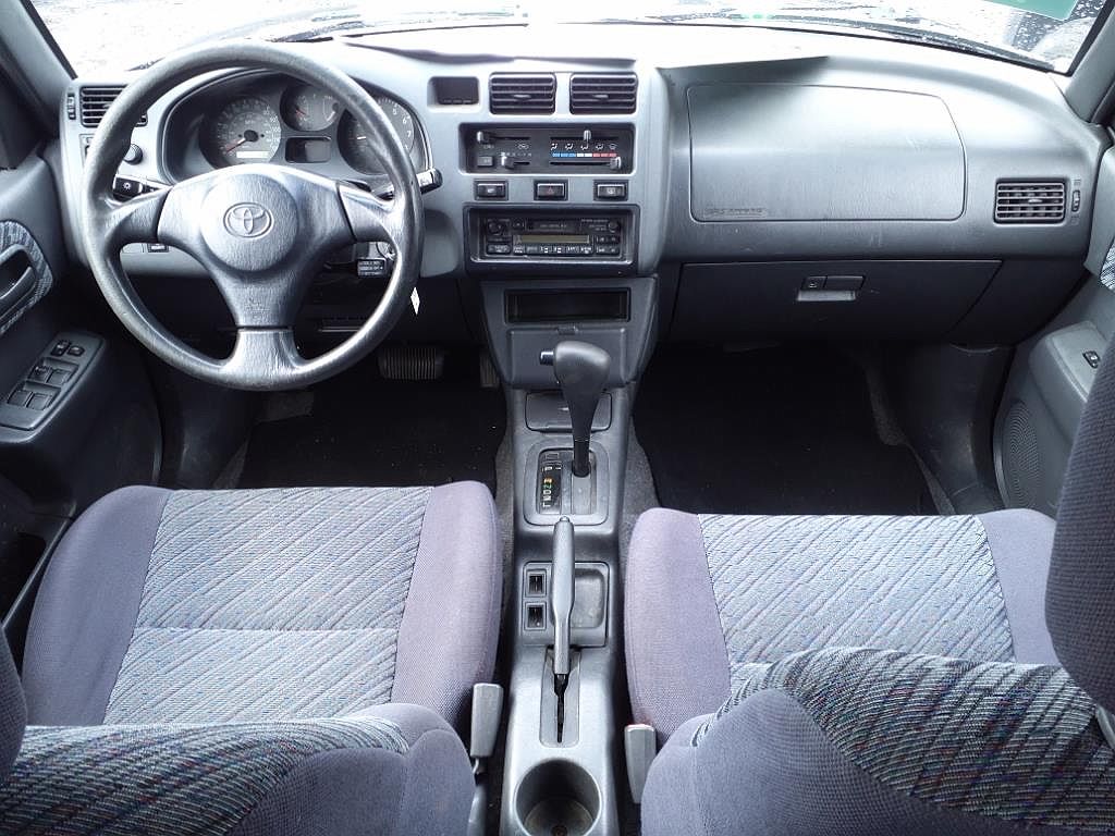 1998 Toyota RAV4 Base image 7