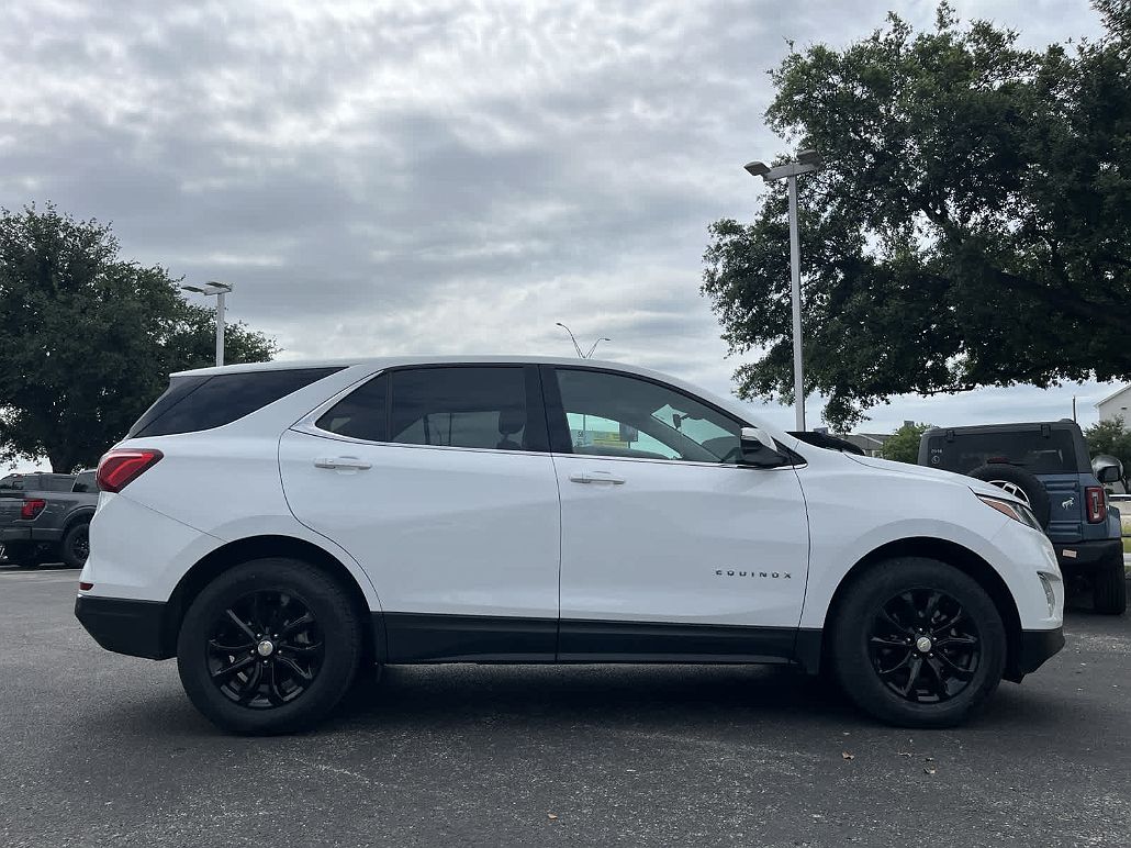 2019 Chevrolet Equinox LT image 2