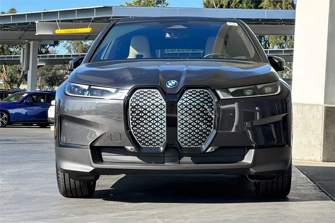 2025 BMW iX