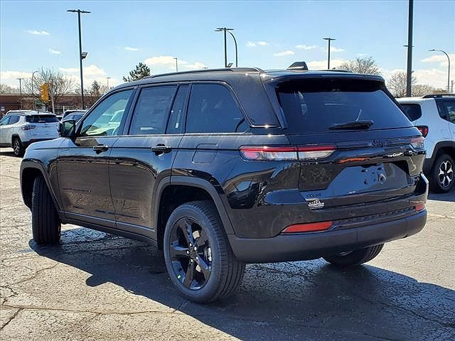 2024 Jeep Grand Cherokee Limited Edition image 3
