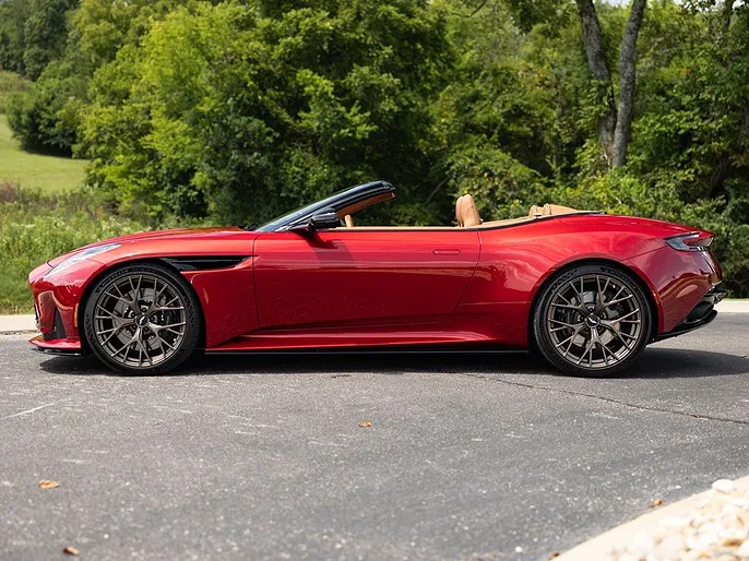 2025 Aston Martin DB12