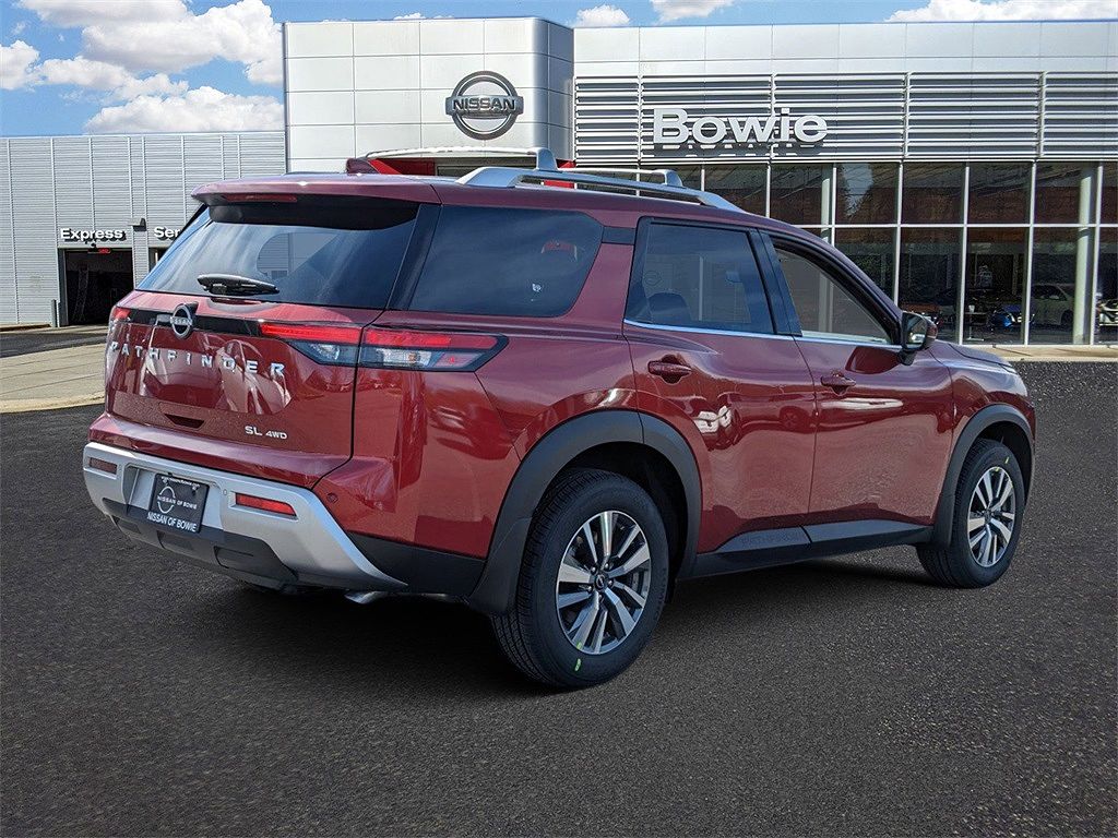 2024 Nissan Pathfinder SL image 2