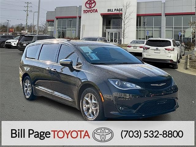 2017 Chrysler Pacifica Limited image 0