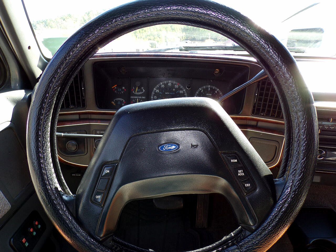 1989 Ford Bronco XLT image 15