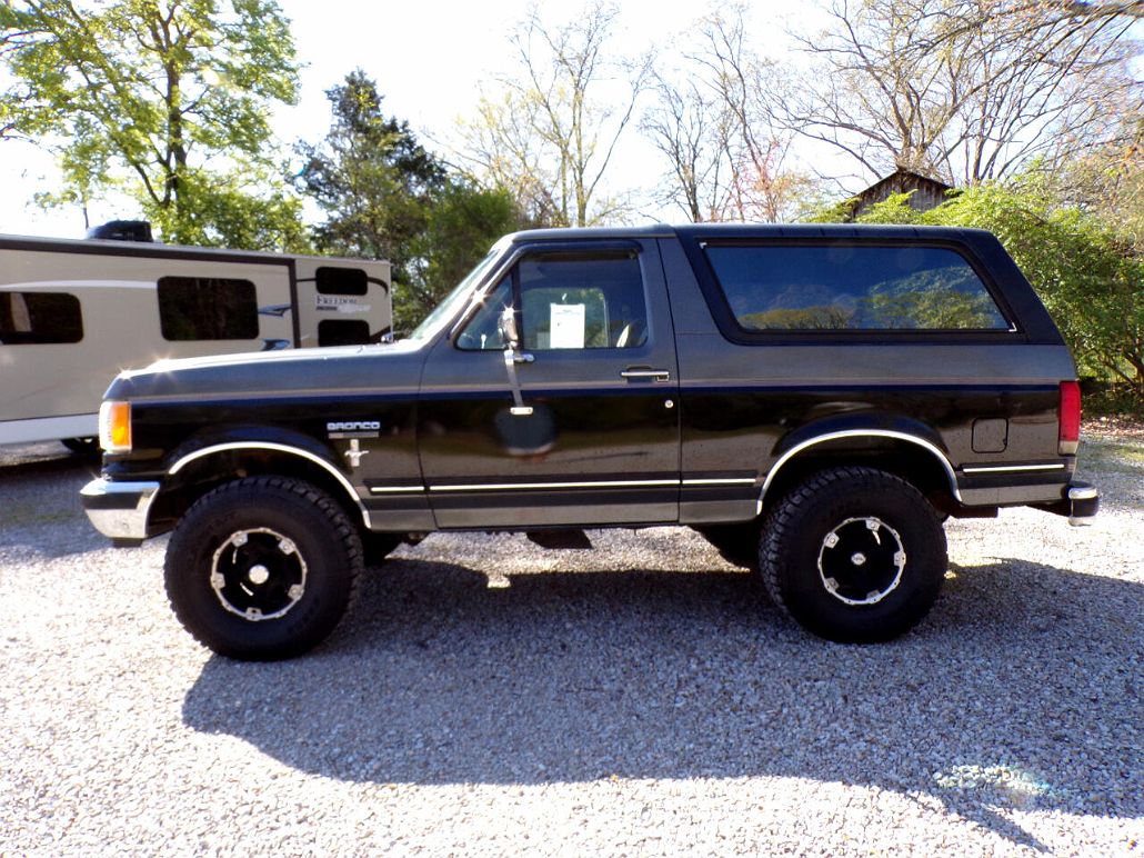 1989 Ford Bronco XLT image 1