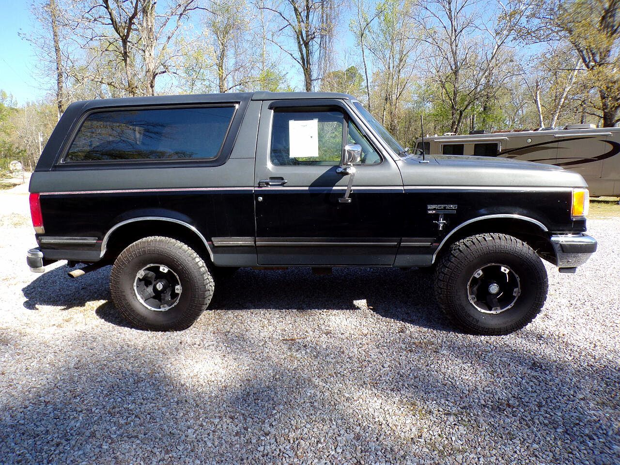 1989 Ford Bronco XLT image 4