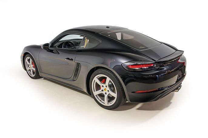 2022 Porsche 718 Cayman