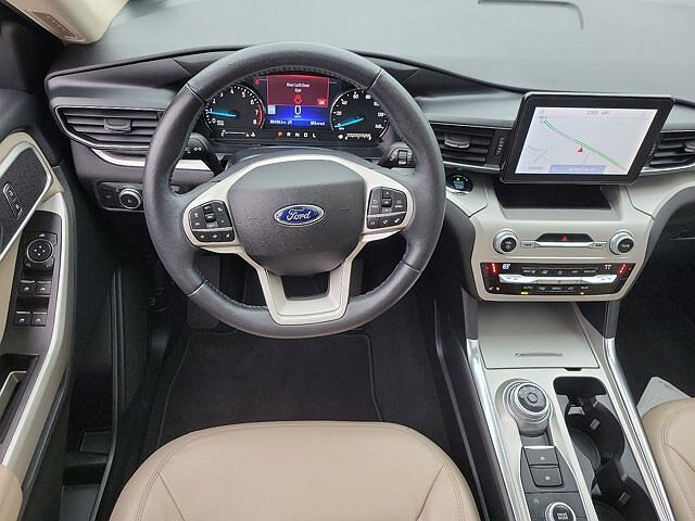 2021 Ford Explorer XLT image 10