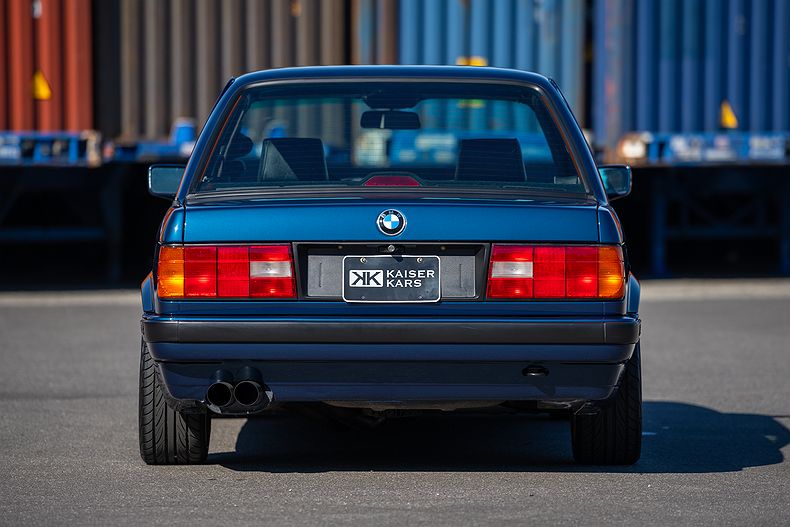 1989 BMW 3 Series 325is image 4