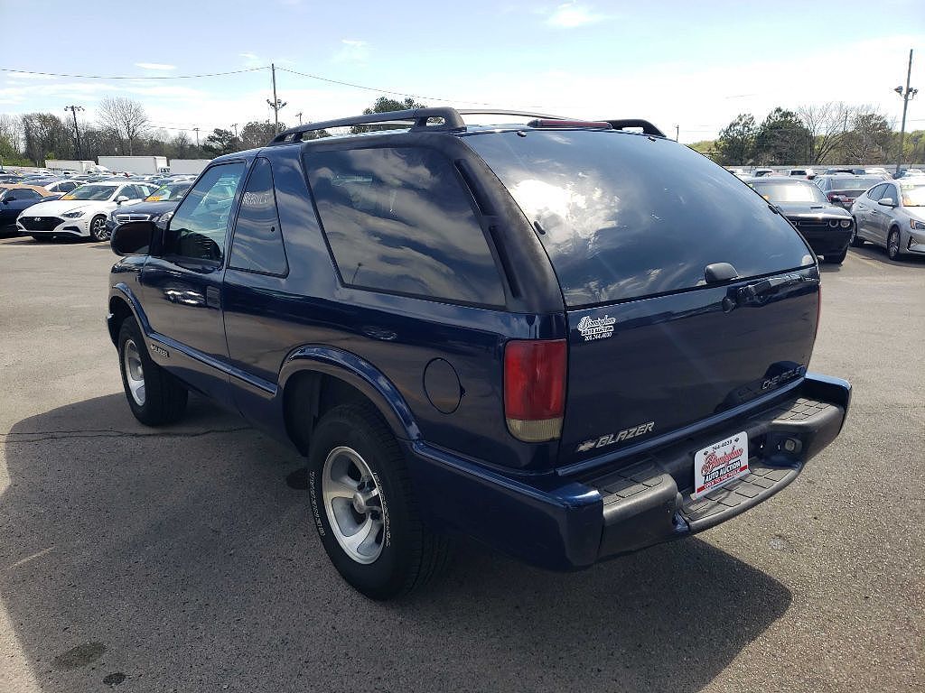 2002 Chevrolet Blazer LS image 3