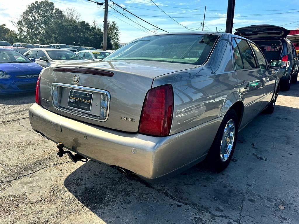2002 Cadillac DeVille DHS image 3