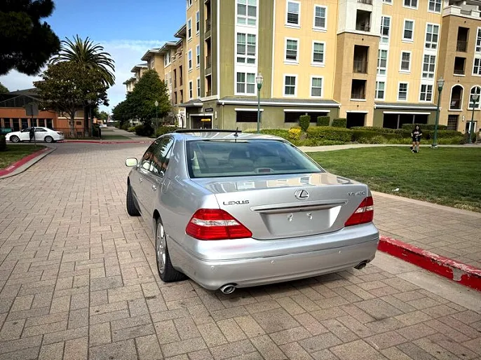 2005 Lexus LS