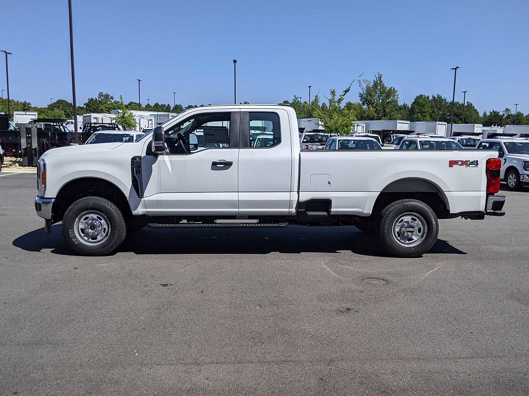 2023 Ford F-250 XL image 5