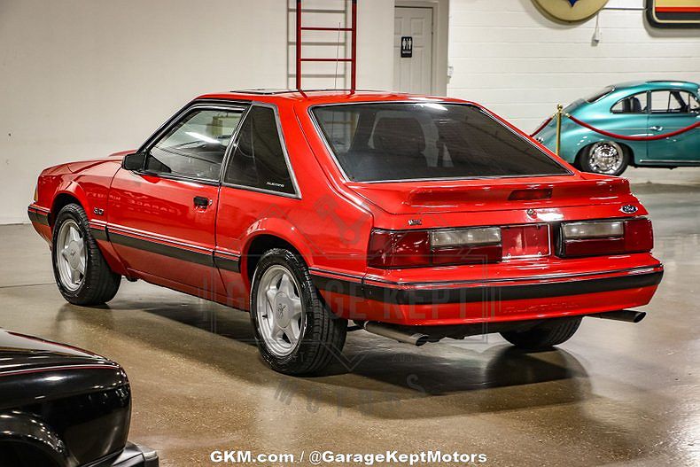 1989 Ford Mustang LX image 12