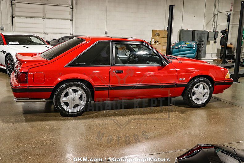 1989 Ford Mustang LX image 15