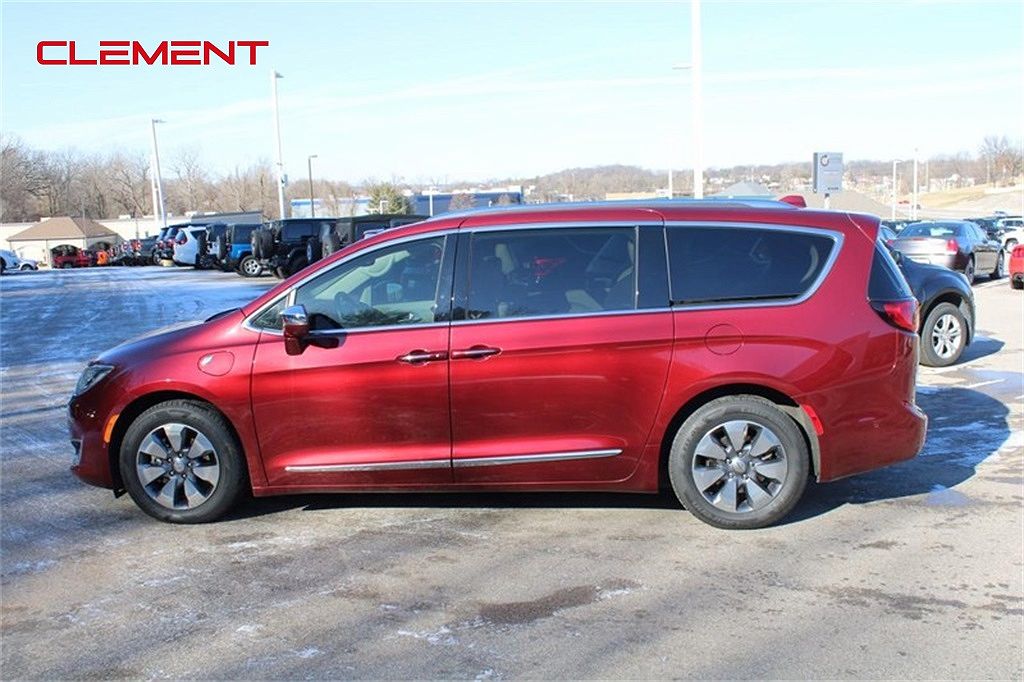 2018 Chrysler Pacifica Limited image 0