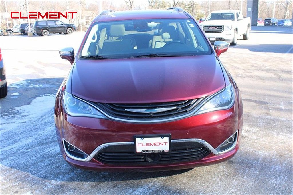 2018 Chrysler Pacifica Limited image 2