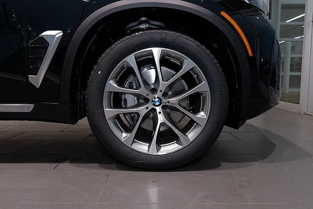2024 BMW X5 xDrive40i image 5