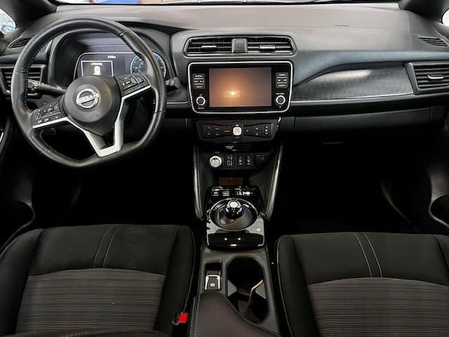2023 Nissan Leaf SV image 5