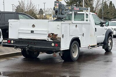 2006 Ford F-550 XL image 3