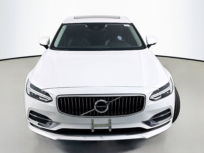 2017 Volvo S90