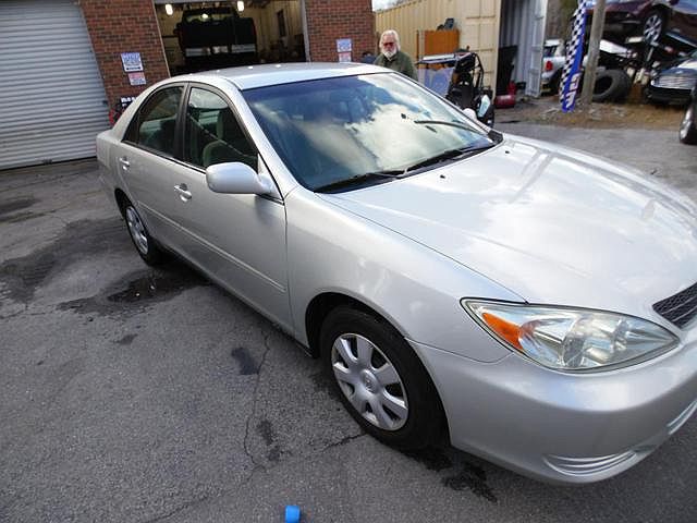2003 Toyota Camry LE image 9