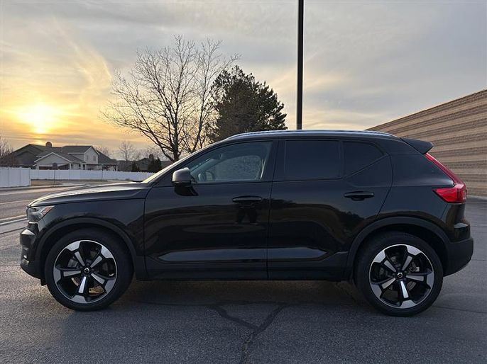 2021 Volvo XC40