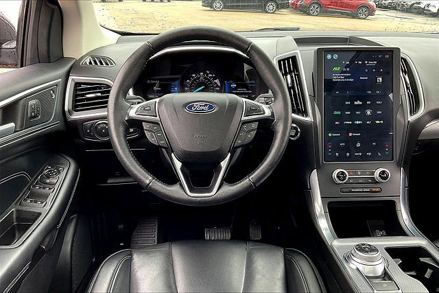 2021 Ford Edge Titanium image 4