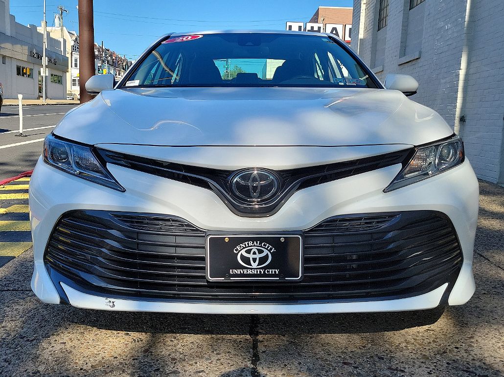 2020 Toyota Camry LE image 1