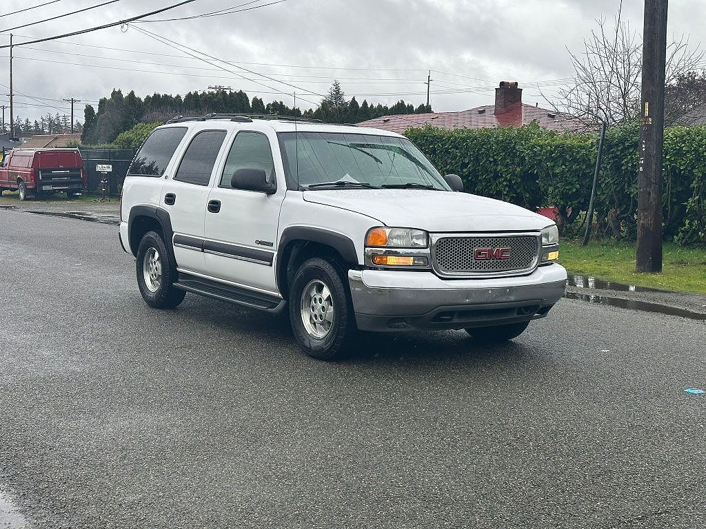 2002 Chevrolet Tahoe Base image 2