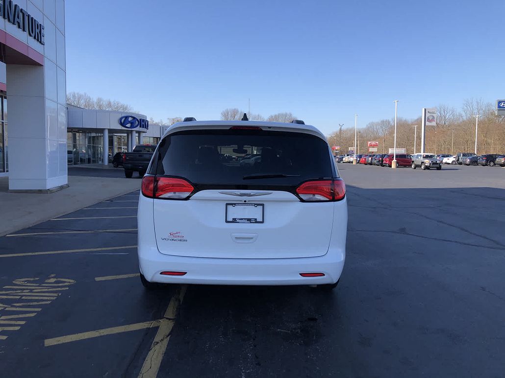 2021 Chrysler Voyager LXi image 5