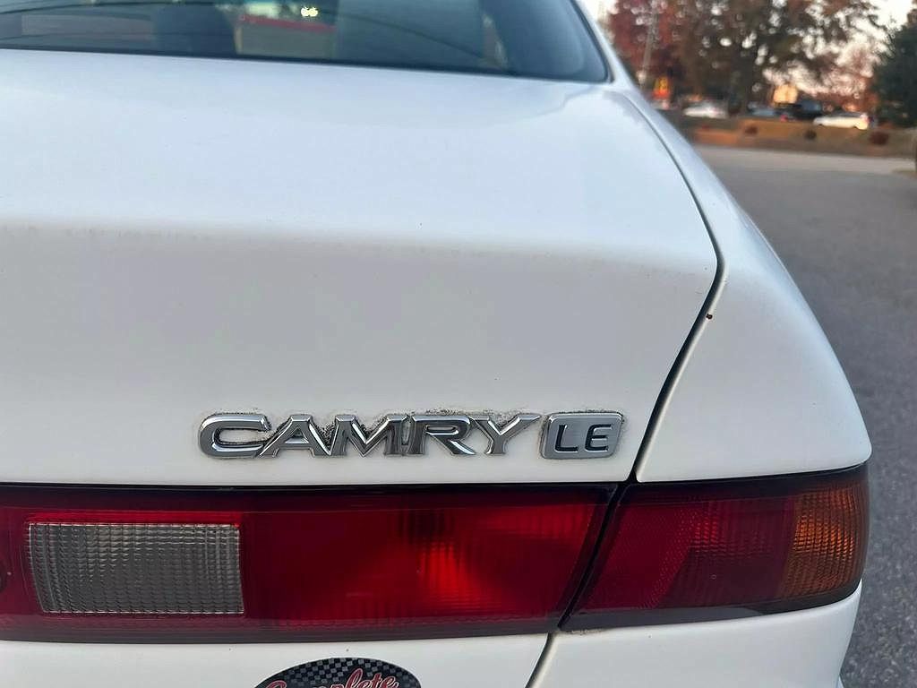 1999 Toyota Camry CE image 18