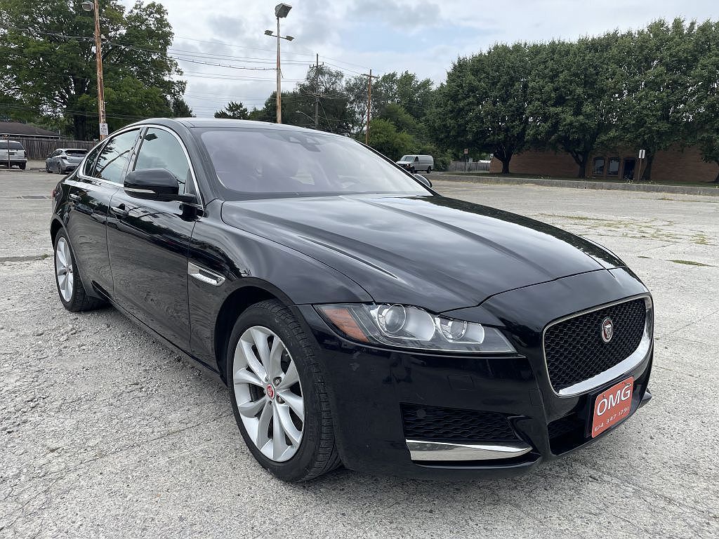 2019 Jaguar XF Premium image 2
