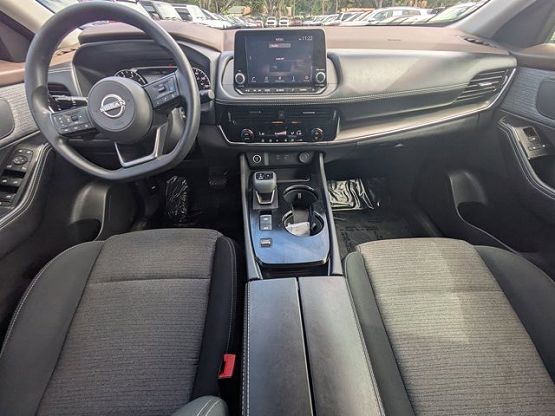 2023 Nissan Rogue SV photo 9