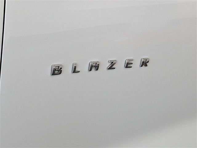 2023 Chevrolet Blazer LT image 4