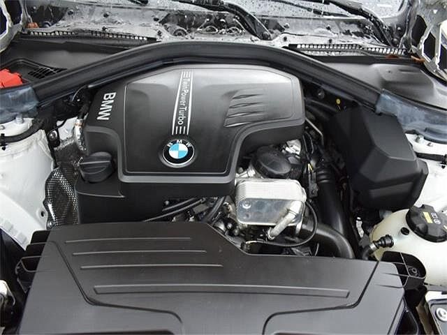 2018 BMW 3 Series 320i image 33