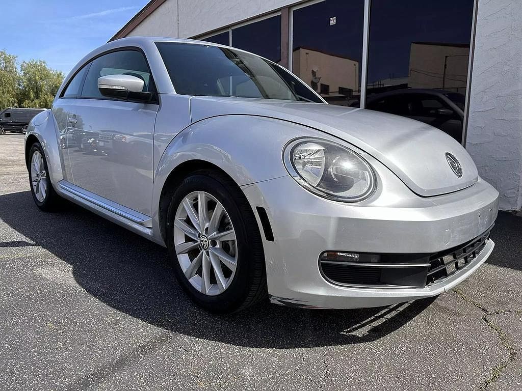 2013 Volkswagen Beetle null image 4