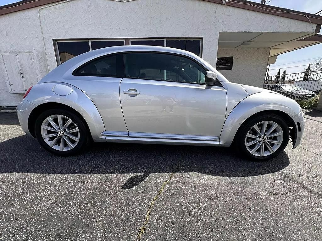 2013 Volkswagen Beetle null image 5