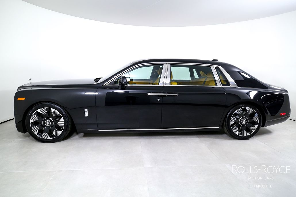2024 Rolls-Royce Phantom EWB image 2