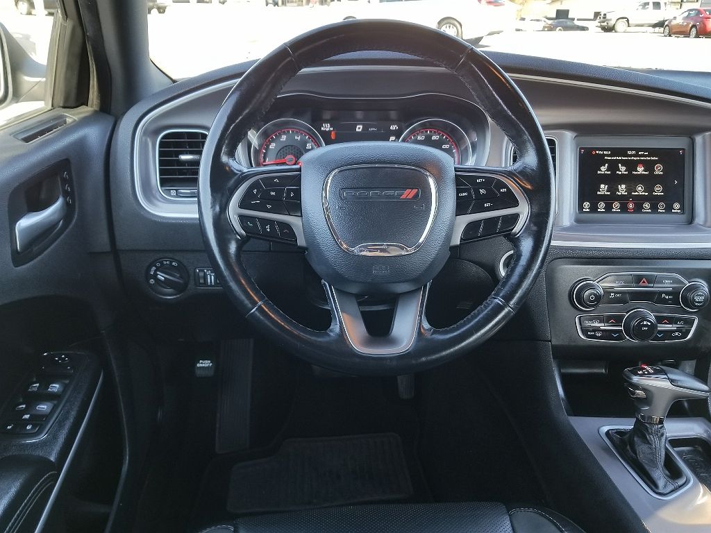 2019 Dodge Charger SXT image 3