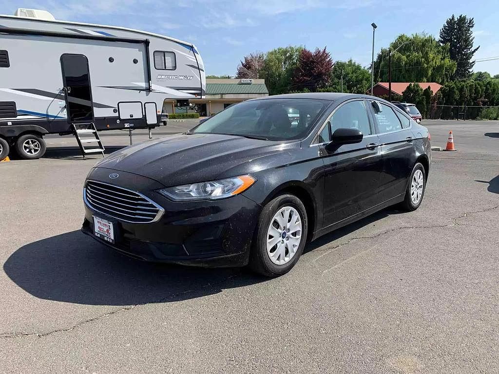 2019 Ford Fusion S image 0
